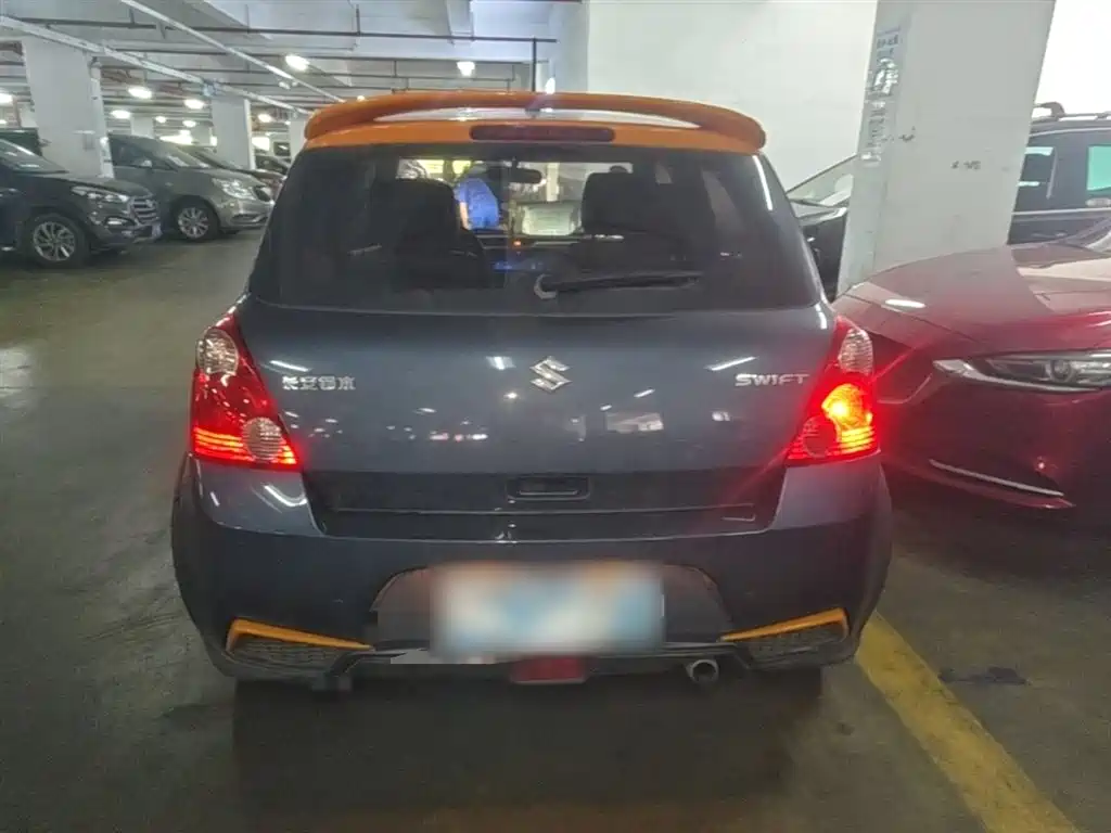 Swift 1.5 L Auto Fashion Cool Play