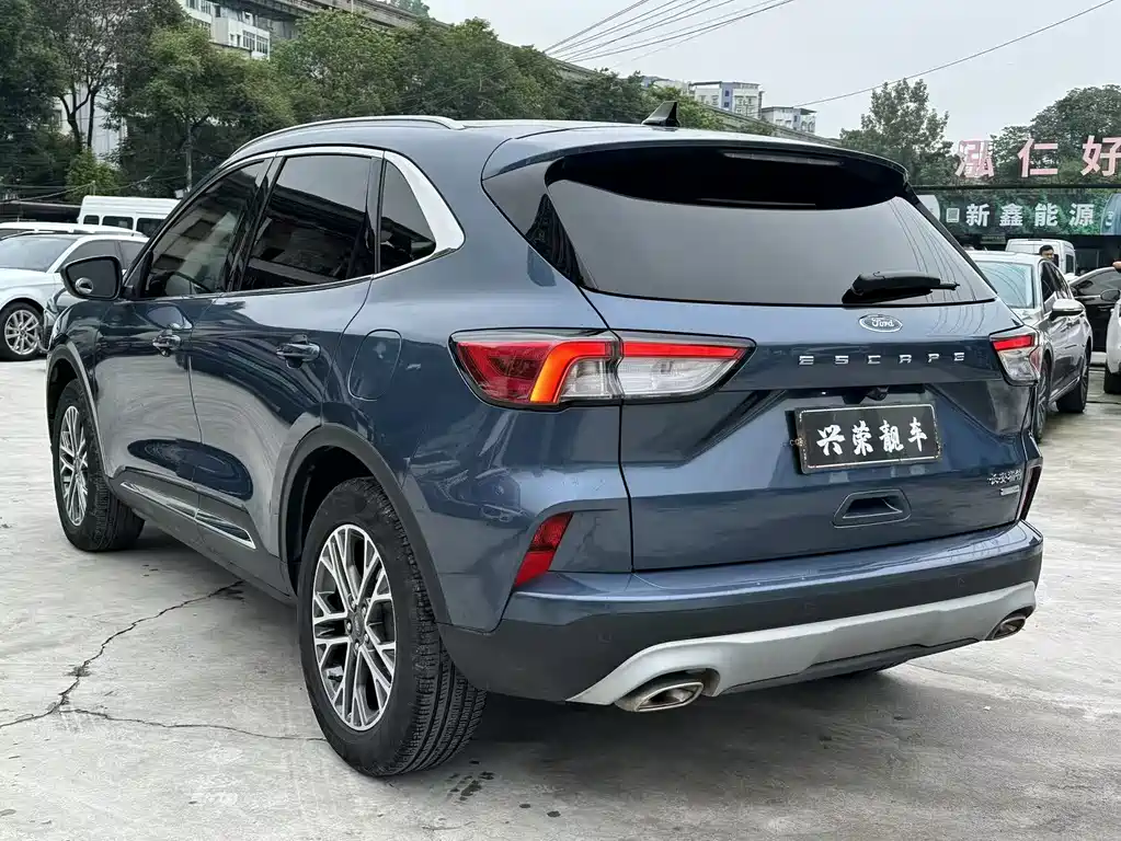 Escape EcoBoost 245 2 WD Shine Enjoyment