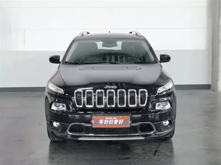Jeep Cherokee 2.0 L 2 WD Style CN-V