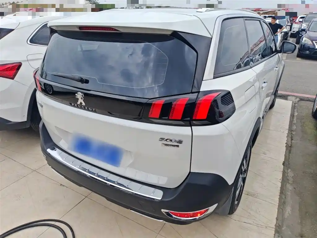 Peugeot 5008 标致5008 2017款 380 THP 7座无界版