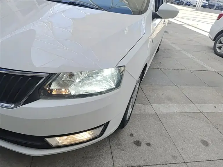 Skoda Rapid 1.6 L Auto Smart Select