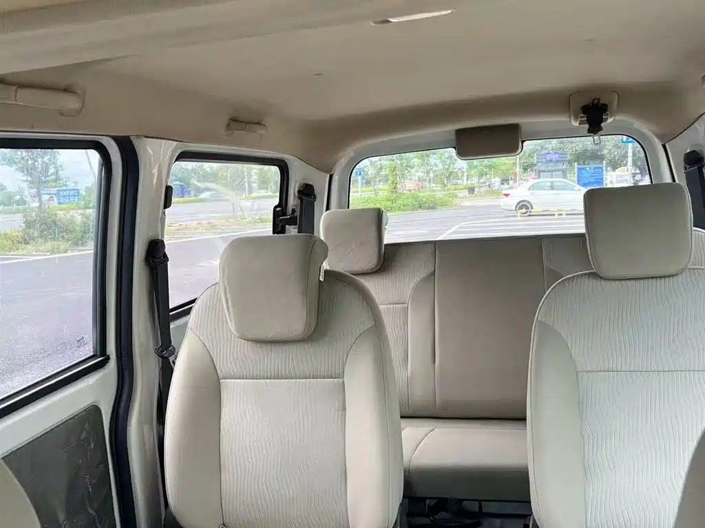 Wuling Rongguang V 1.5 L Standard
