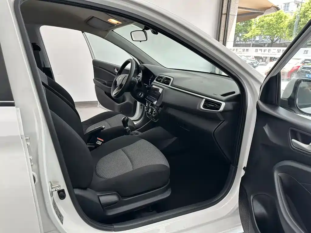 Accent 1.4 L Manual Refreshed CN-V