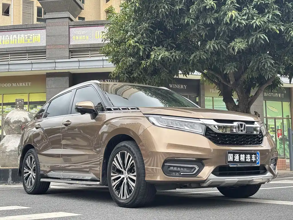 Avancier 370 TURBO 4 WD Premium