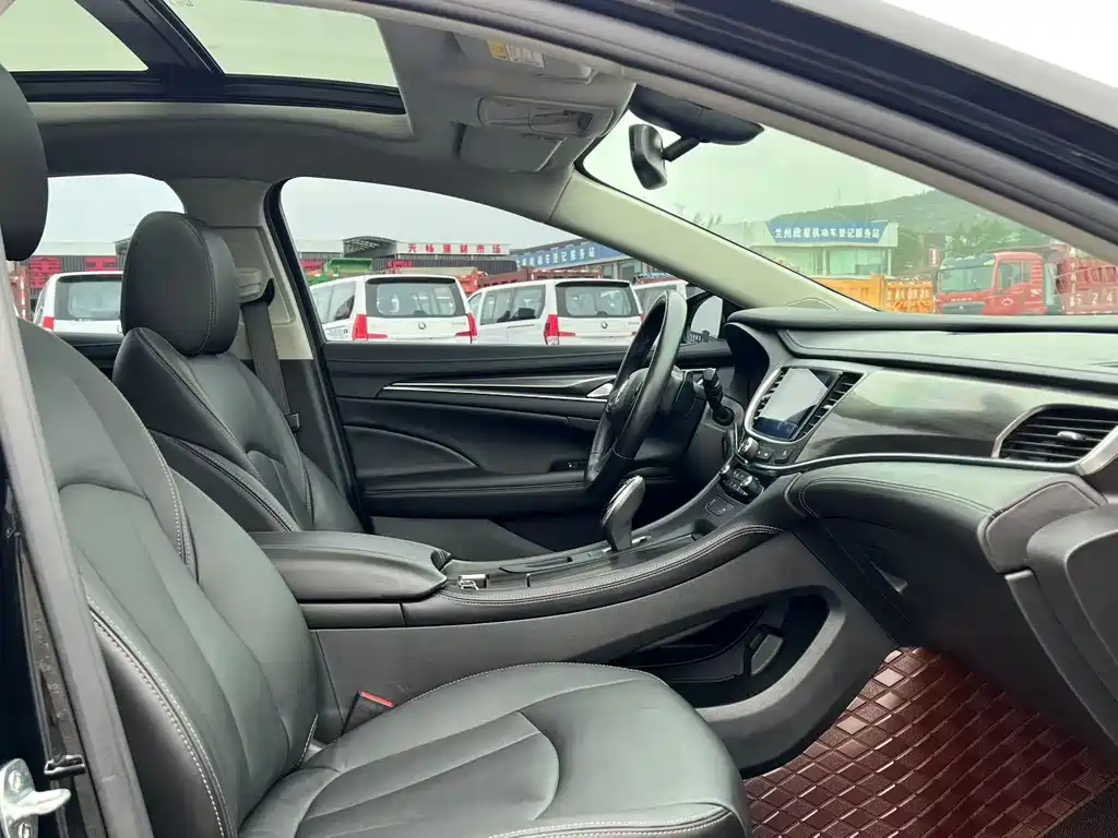 LaCrosse 552 T Luxury