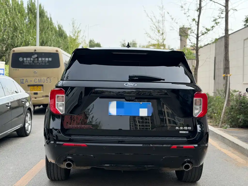 Explorer EcoBoost 285 4 WD III 10 th Anniversary 7-seat