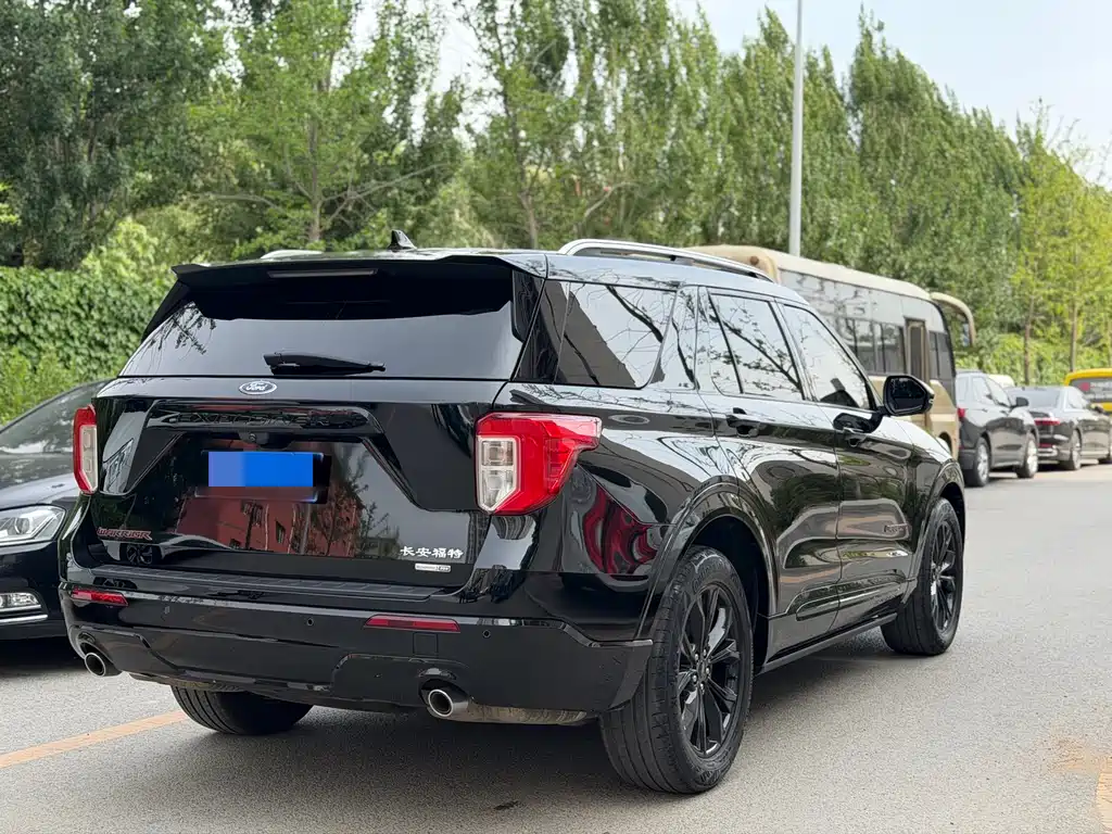 Explorer EcoBoost 285 4 WD III 10 th Anniversary 7-seat
