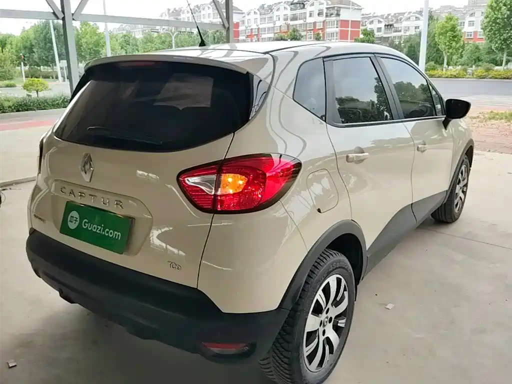 Captur 1.2 T Auto Standard