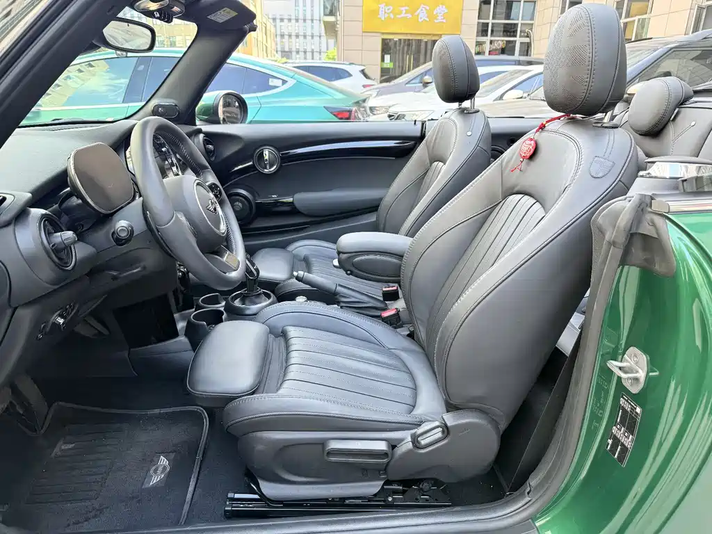 MINI Facelift 2.0 T COOPER S CABRIO Artist