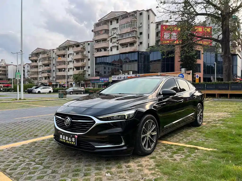 LaCrosse 652 T Luxury