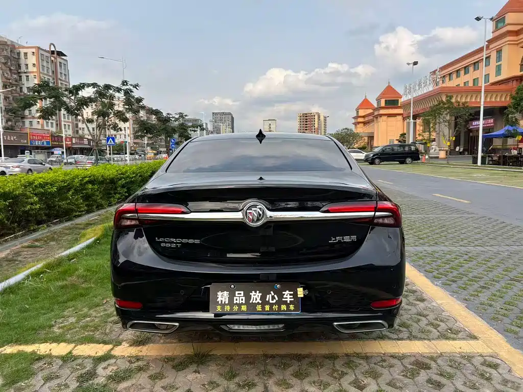 LaCrosse 652 T Luxury