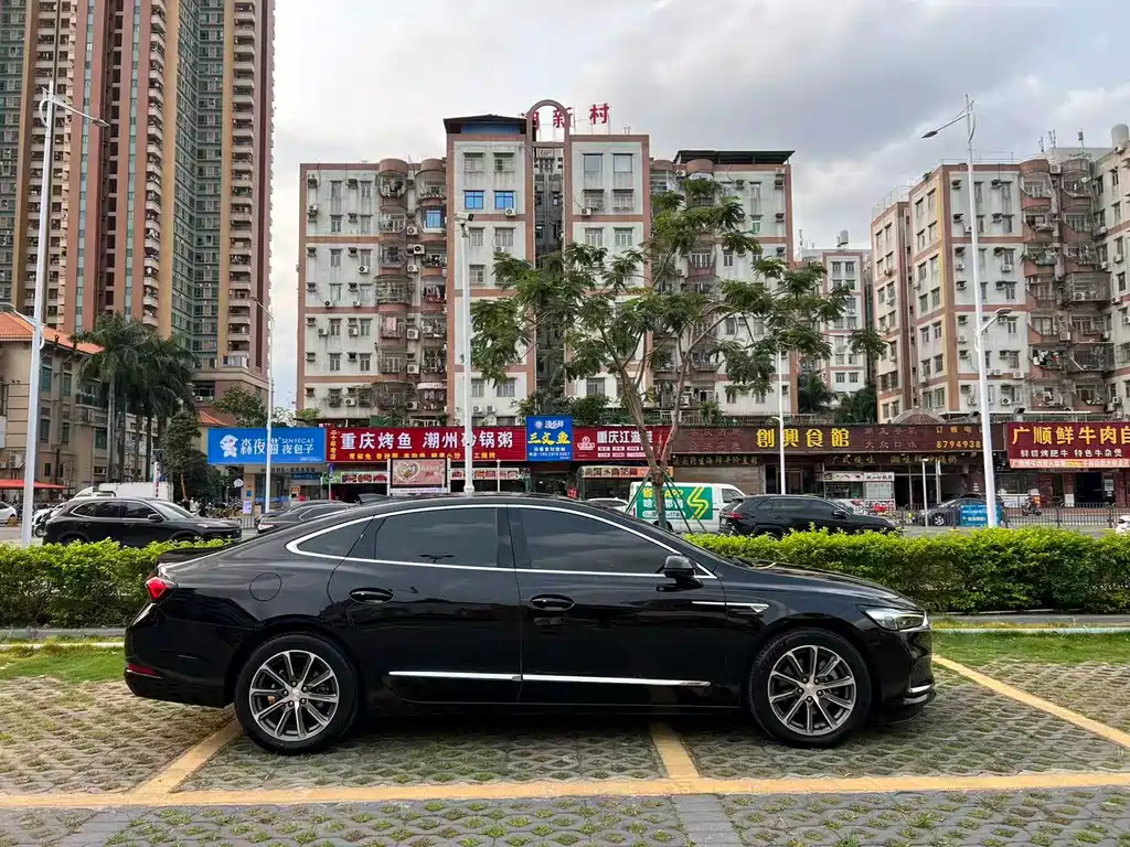 LaCrosse 652 T Luxury