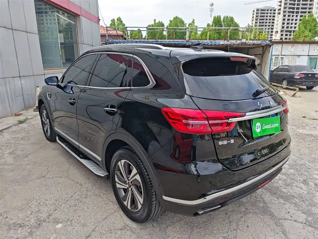 Hongqi HS5 2.0 T Connected Flagship Enjoyment