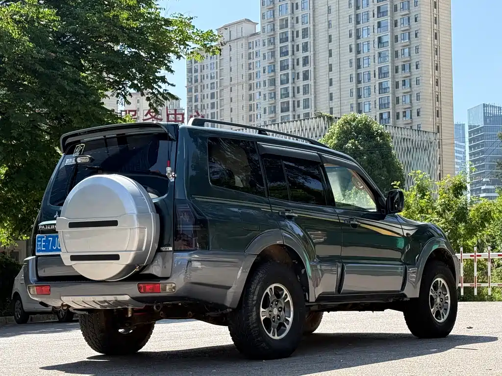 Pajero 3.0 L AT GLS
