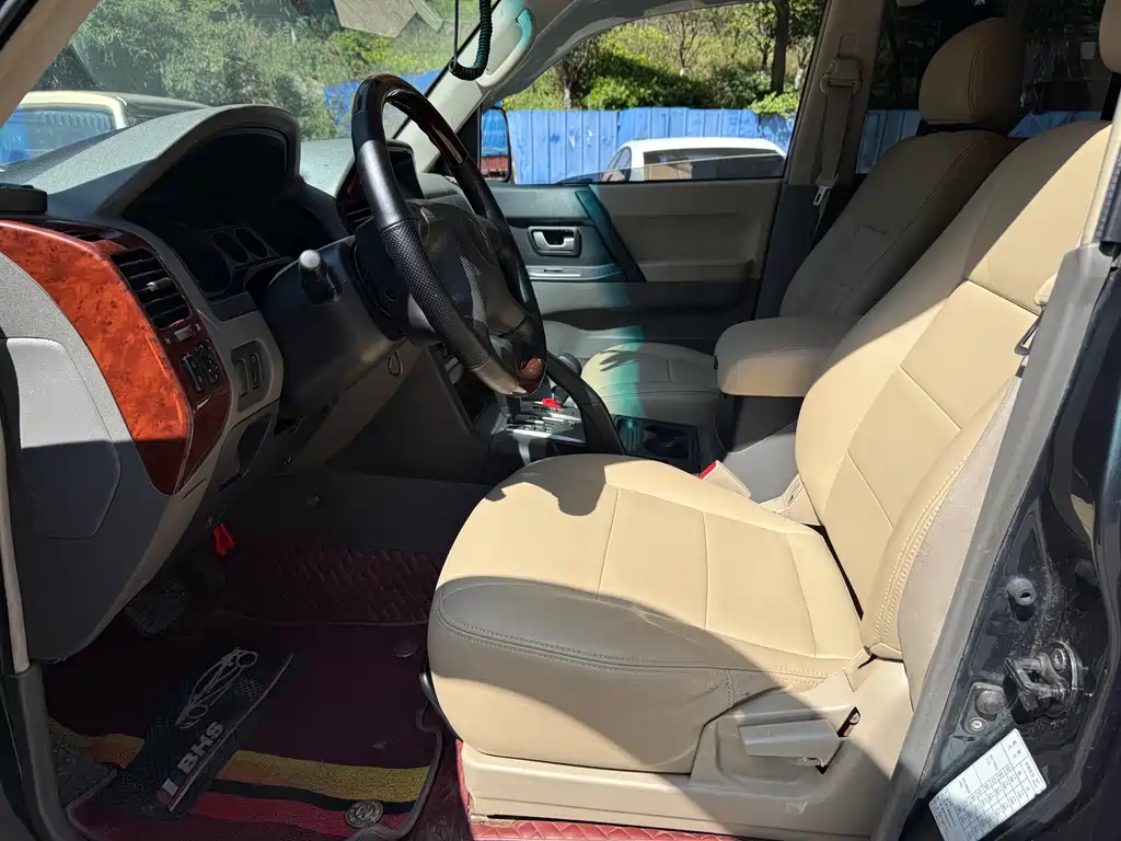 Pajero 3.0 L AT GLS