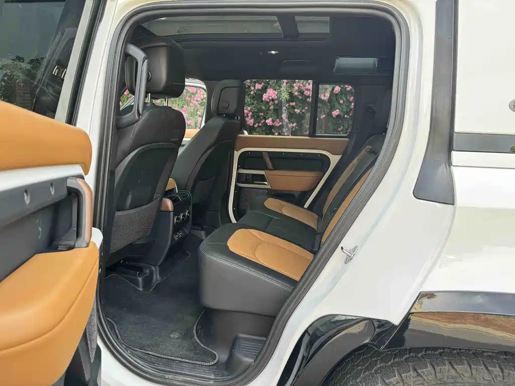 Land Rover Defender 110 3.0 T P400 X-DYNAMIC HSE