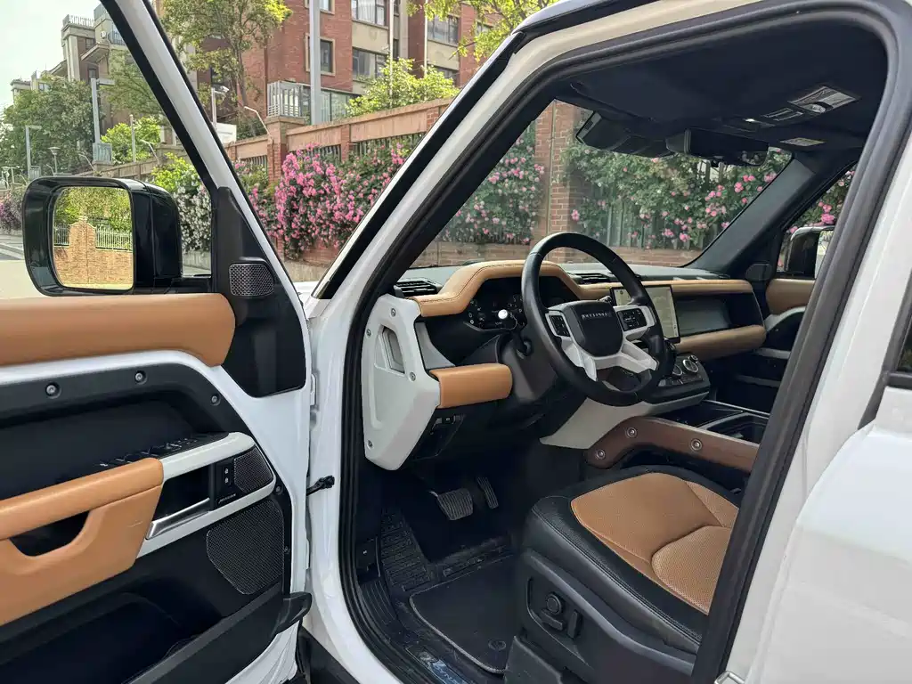 Land Rover Defender 110 3.0 T P400 X-DYNAMIC HSE