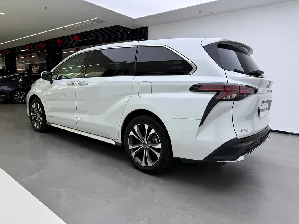 Granvia 2.5 L Hybrid Comfort