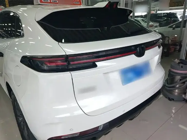 Changan UNI-K 2.0 T 2 WD Joy Style