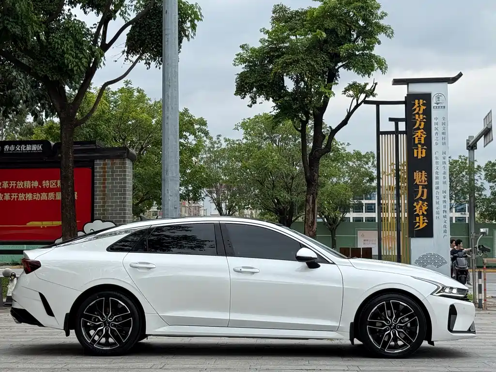 Kia K5 380 T GT-Line Flagship