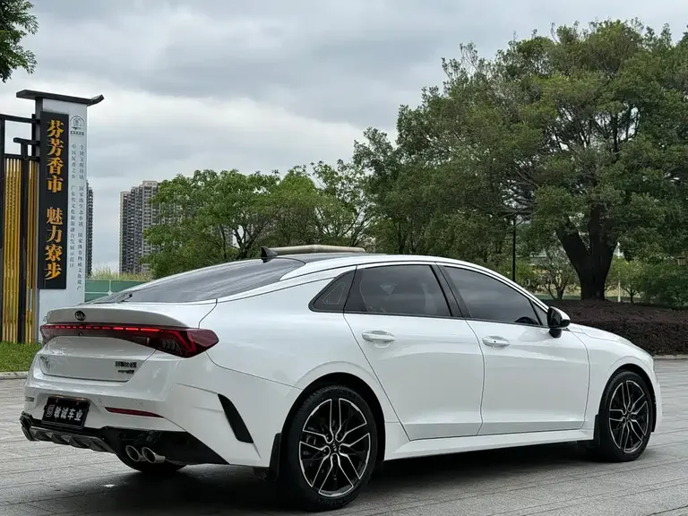Kia K5 380 T GT-Line Flagship