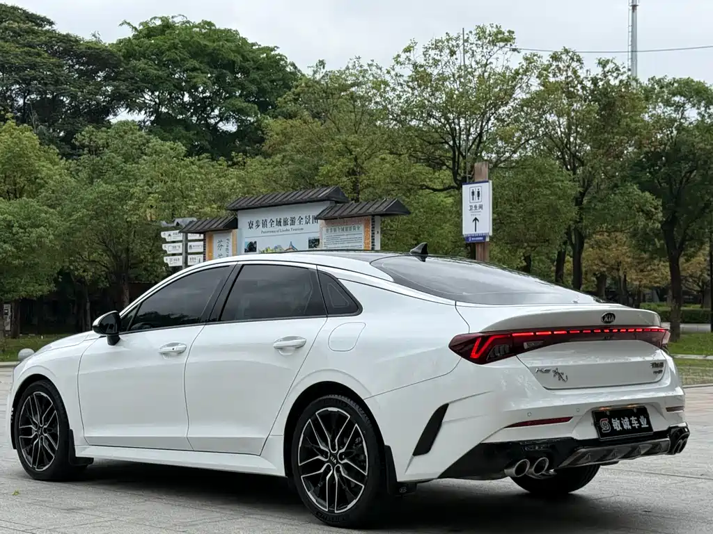Kia K5 380 T GT-Line Flagship