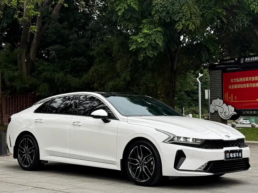 Kia K5 380 T GT-Line Flagship