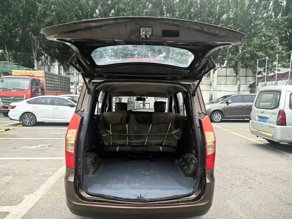 Wuling Hongguang 1.5 L Facelift S Comfort
