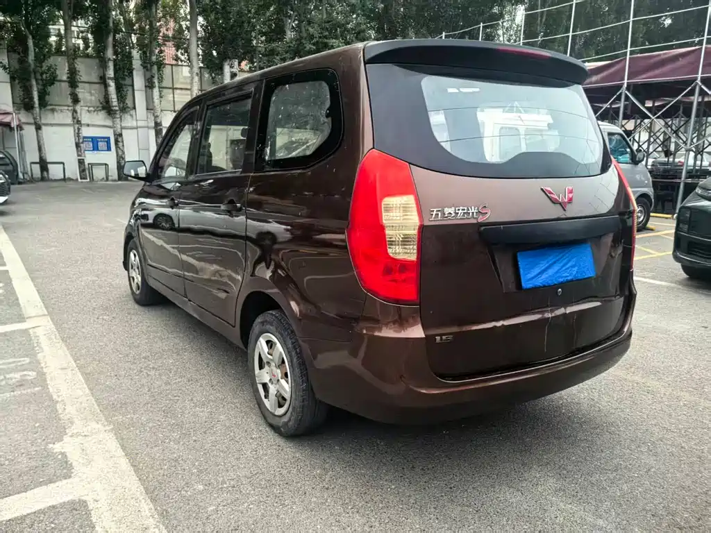 Wuling Hongguang 1.5 L Facelift S Comfort