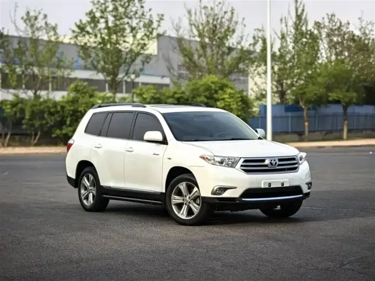 Toyota Highlander 2.7 L 2 WD 7-seat Luxury