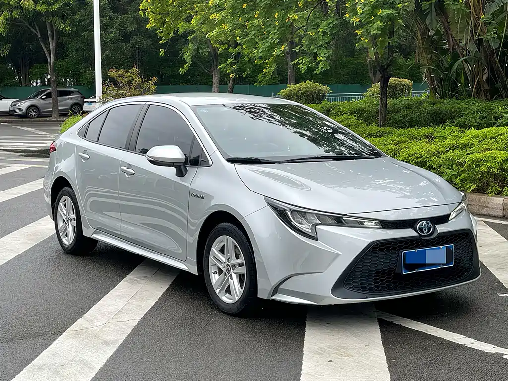 Levin Dual Engine 1.8 H E-CVT Luxury