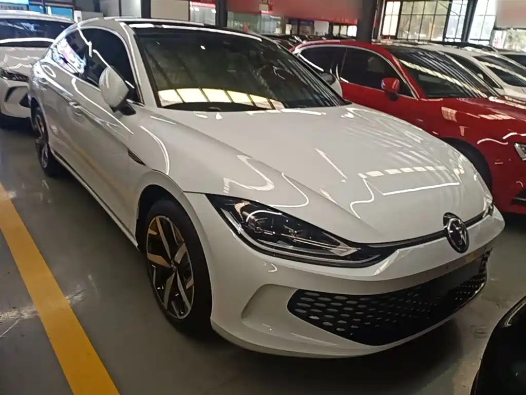 Lamando Lamando L 280 TSI DSG Spicy Cool