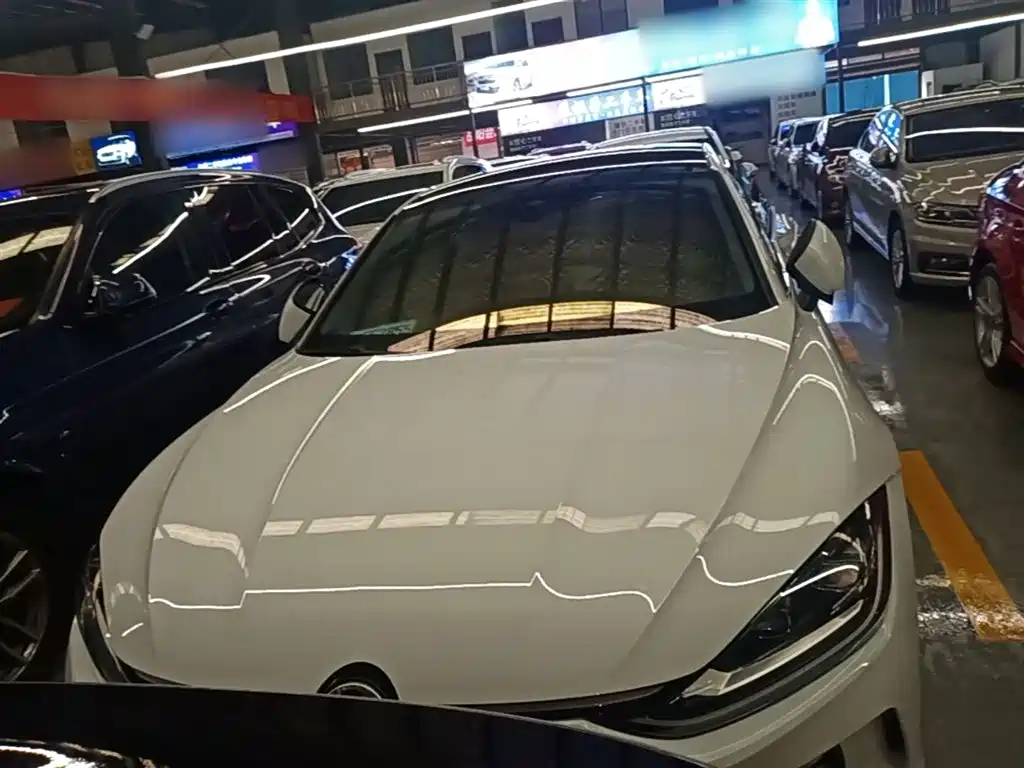 Lamando Lamando L 280 TSI DSG Spicy Cool