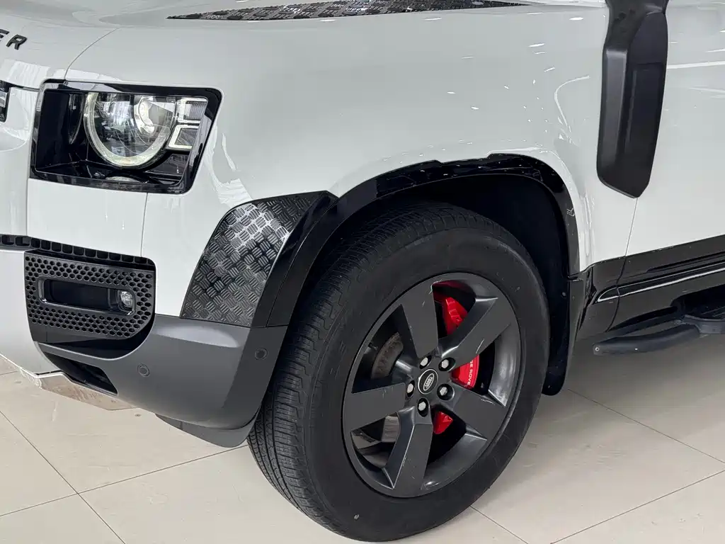 Land Rover Defender 130 3.0 T P400 HSE