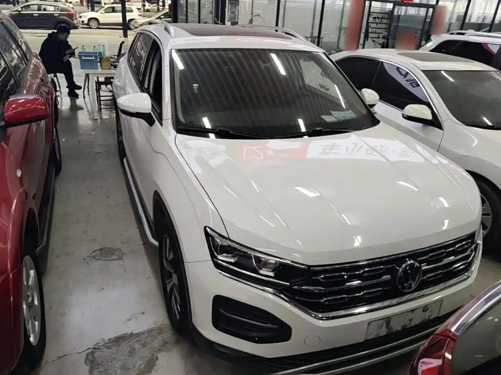 Tayron 330 TSI 2 WD Luxury CN-VI