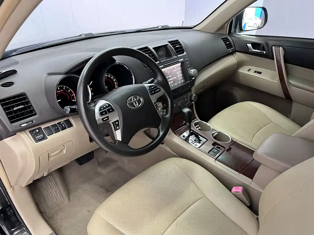 Highlander 2.7 L 2 WD 5-seat Elite