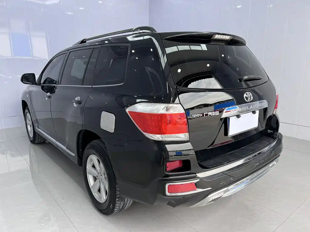 Highlander 2.7 L 2 WD 5-seat Elite