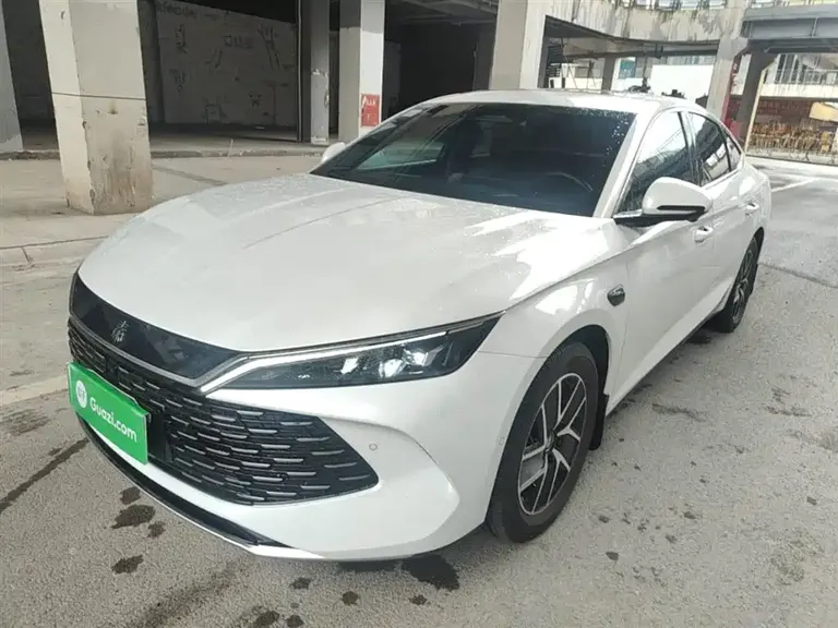 BYD Qin L DM-i Smart Drive 120 KM Transcend