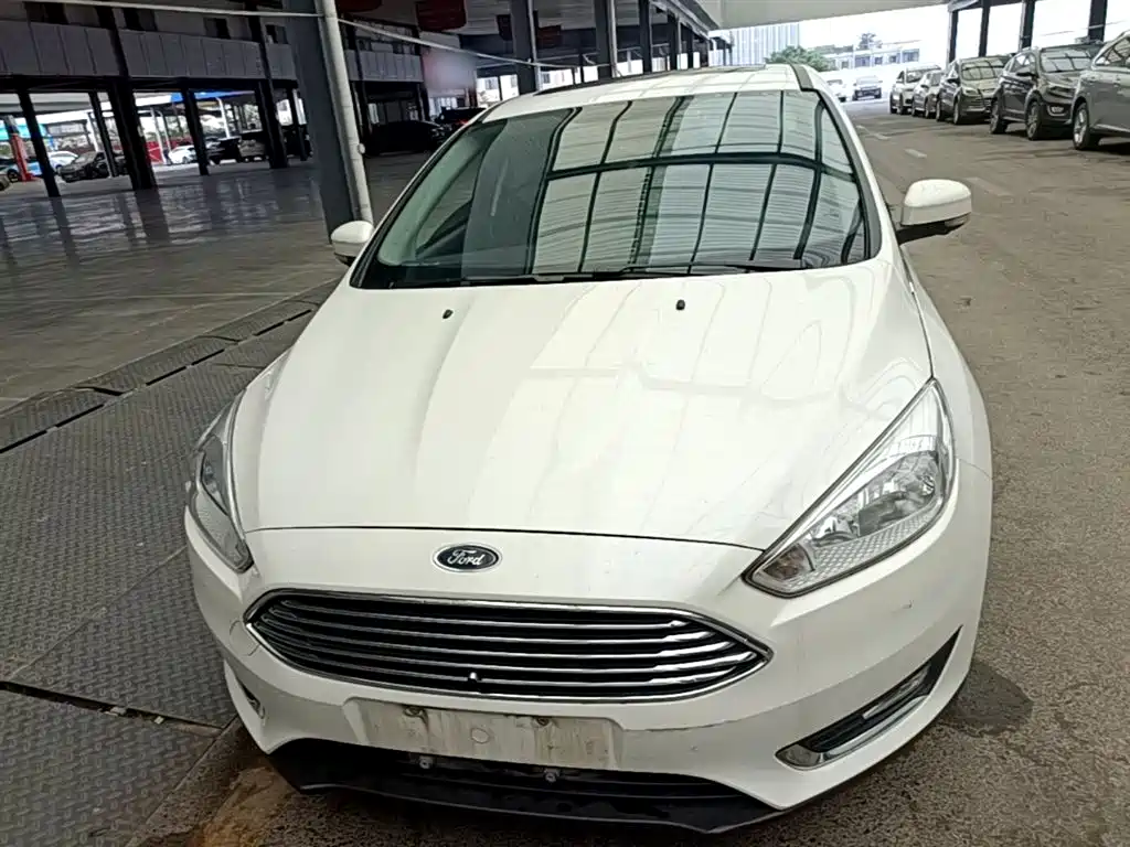 Focus Sedan EcoBoost 180 Auto Elite