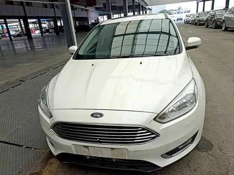 Ford Focus Sedan EcoBoost 180 Auto Elite