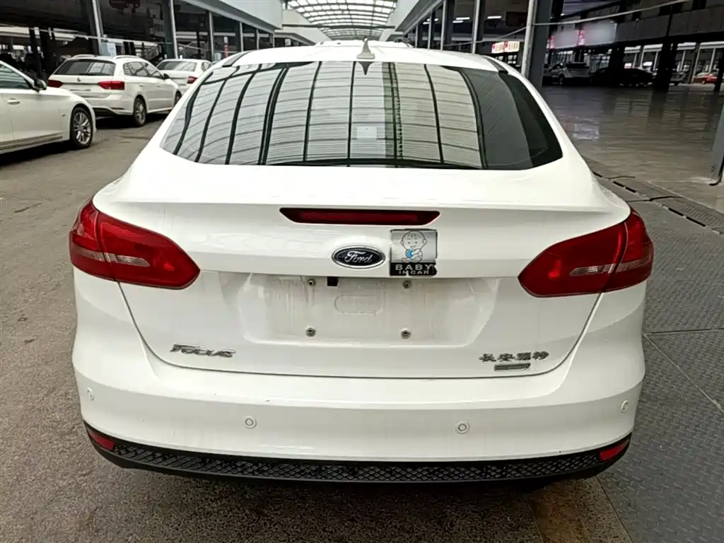 Focus Sedan EcoBoost 180 Auto Elite