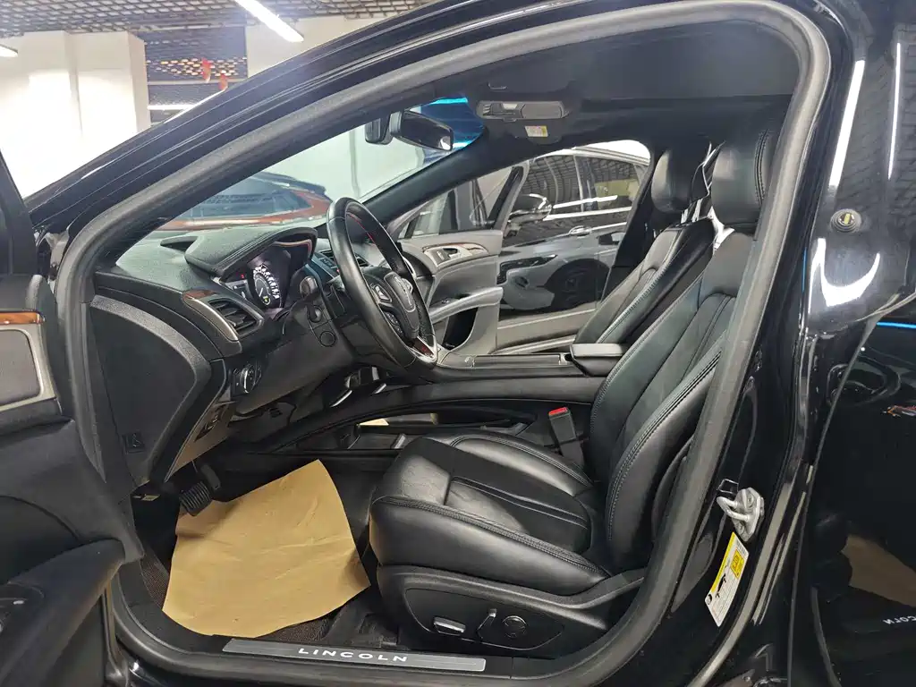 Lincoln MKZ 2.0 T Graceful