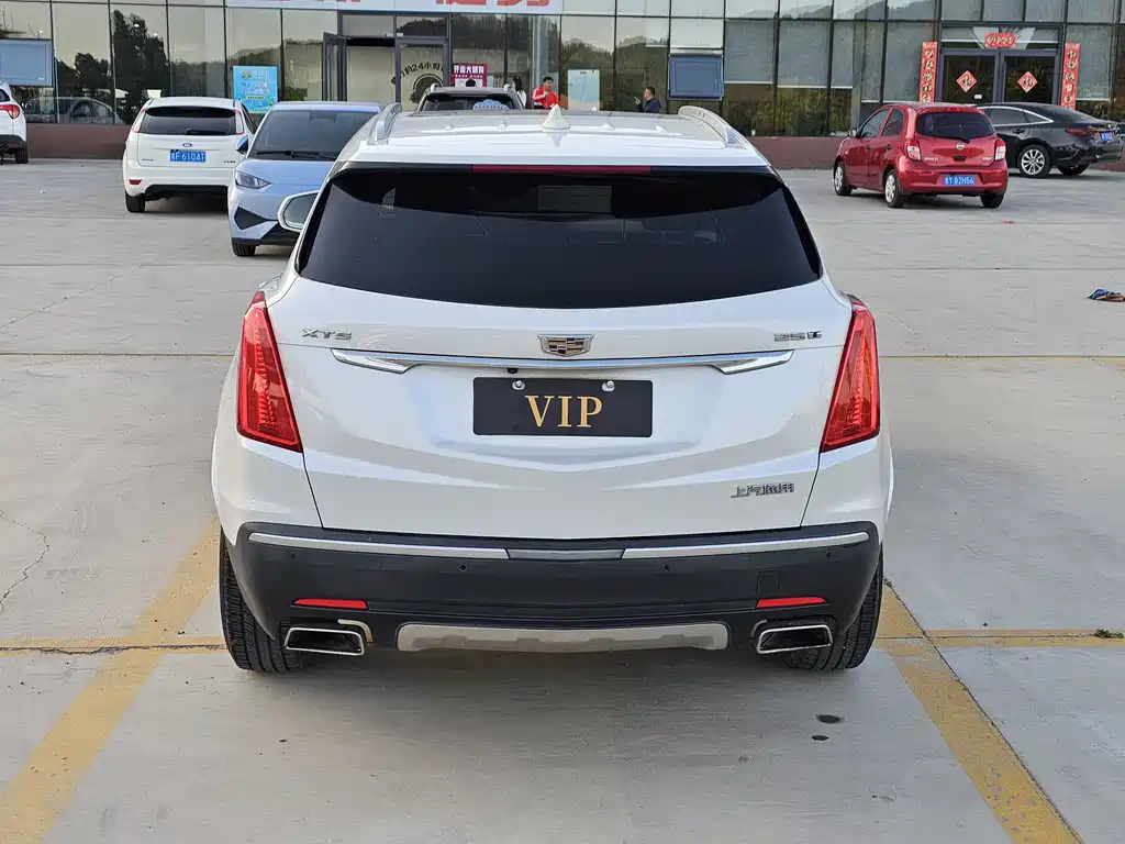 Cadillac XT5 Anniversary Celebration 25 T Luxury