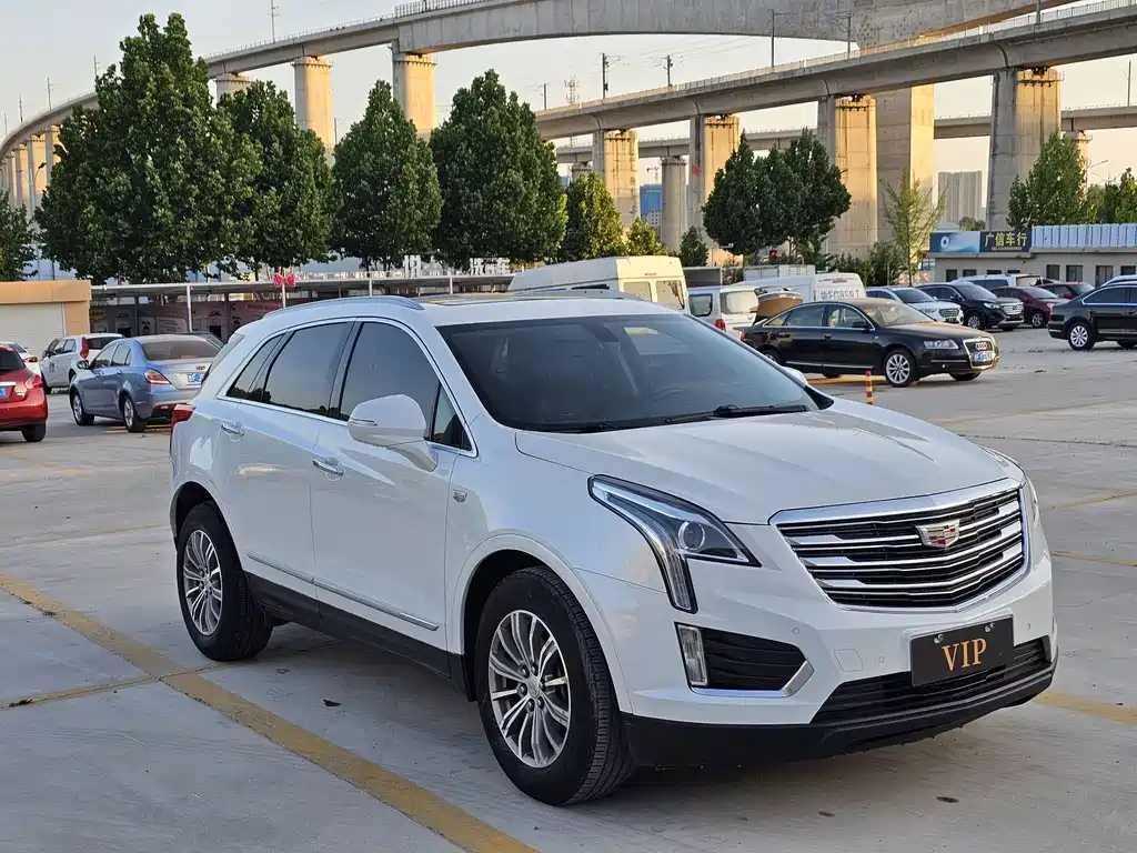 Cadillac XT5 Anniversary Celebration 25 T Luxury