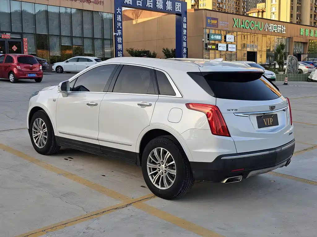 Cadillac XT5 Anniversary Celebration 25 T Luxury