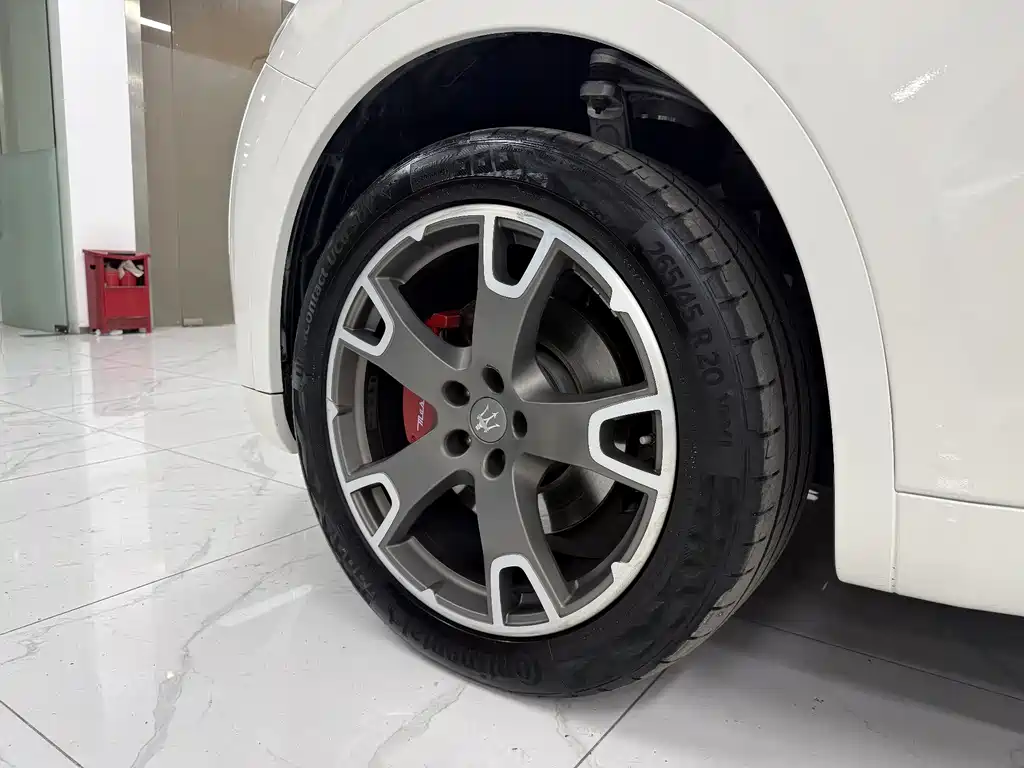 Levante 3.0 T Standard
