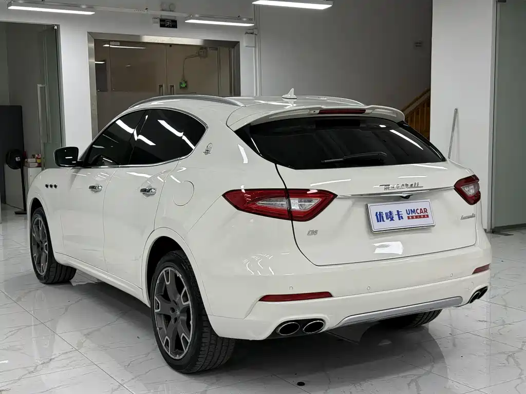 Levante 3.0 T Standard