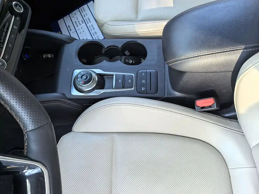 Focus Sedan EcoBoost 180 Auto ST Line