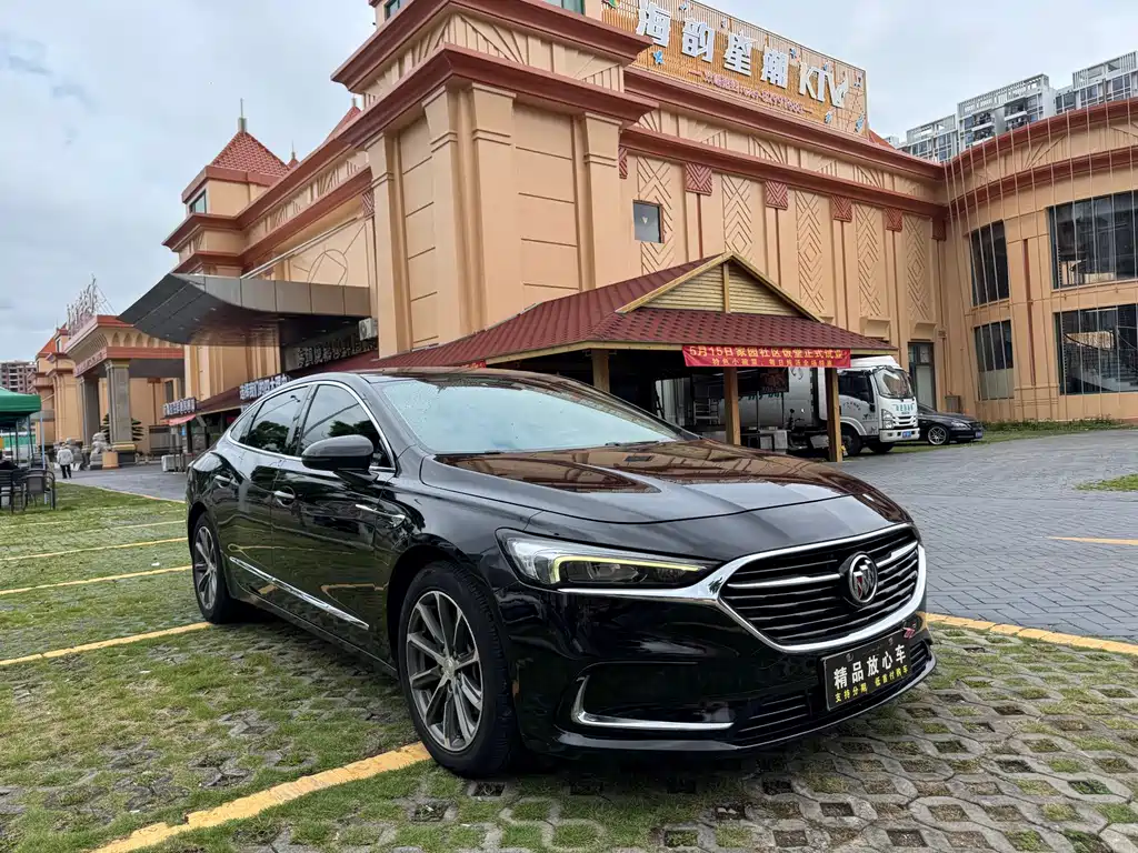 LaCrosse 652 T Luxury