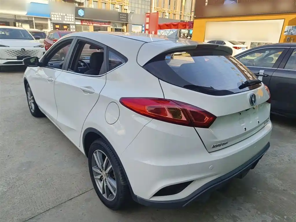 Eado XT 1.6 L Manual Handsome Cool